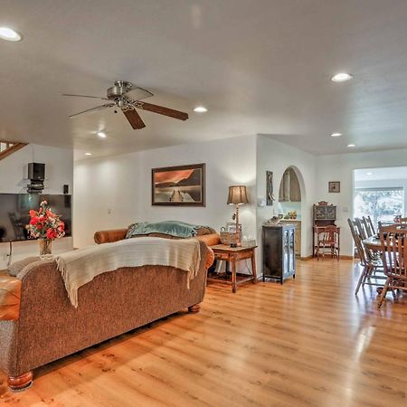Lakeside Home With Game Room, Yard, Deck And Fireplace パイントップ・レイクサイド エクステリア 写真