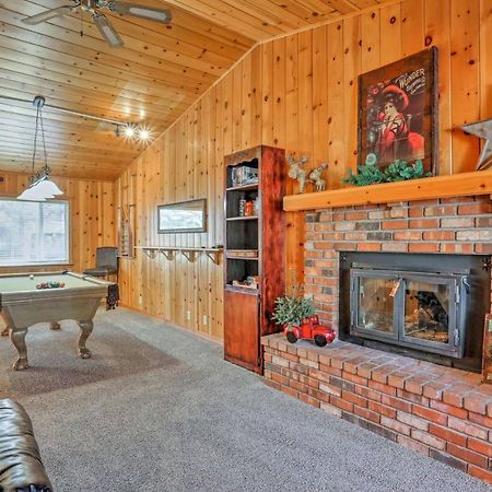 Lakeside Home With Game Room, Yard, Deck And Fireplace パイントップ・レイクサイド エクステリア 写真