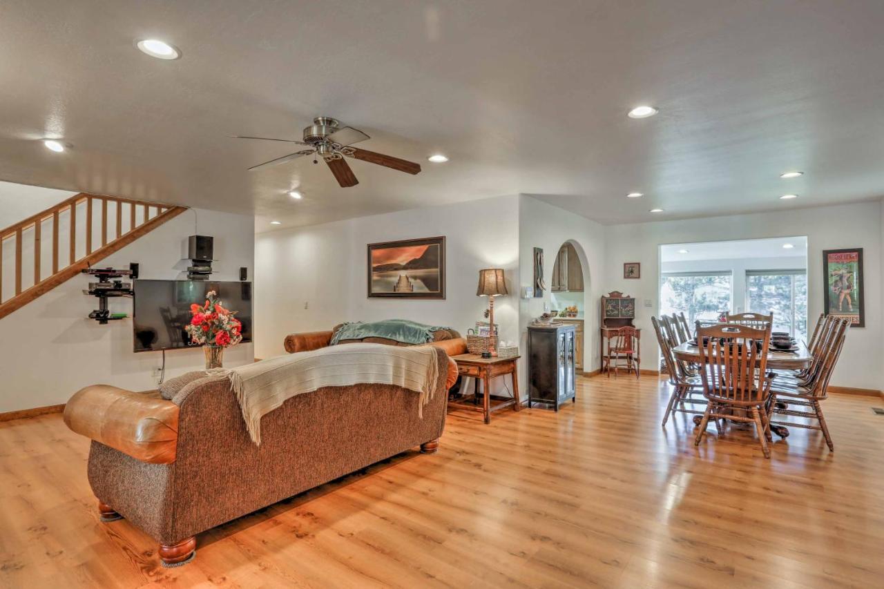 Lakeside Home With Game Room, Yard, Deck And Fireplace パイントップ・レイクサイド エクステリア 写真