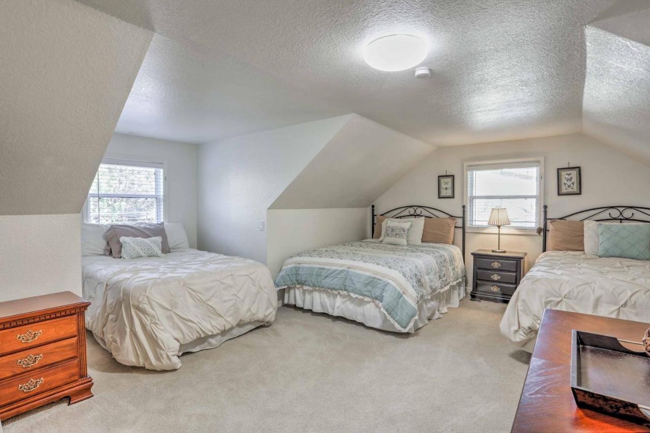 Lakeside Home With Game Room, Yard, Deck And Fireplace パイントップ・レイクサイド エクステリア 写真